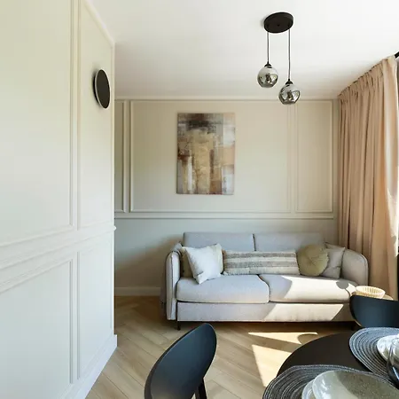 Noir - Close To The *