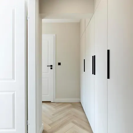 Noir - Close To The 公寓